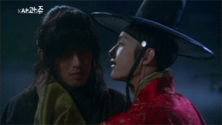 Netizens look back on Korea's legendary same-sex couples