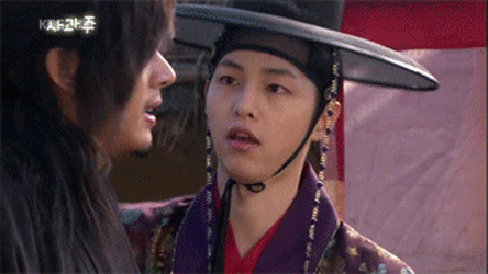 Netizens look back on Korea's legendary same-sex couples