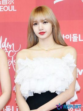 Invisible pressure that female idols have to endure