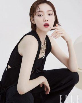 "Weightlifting fairy" Lee Sung Kyung appeared with unprecedented short hair, still pretty even with a tomboy concept