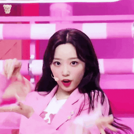 lightsum hina is expected to become the new sana thanks to her outstanding beauty 7