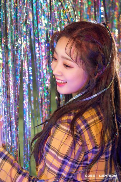 lightsum hina is expected to become the new sana thanks to her outstanding beauty 4 683x1024