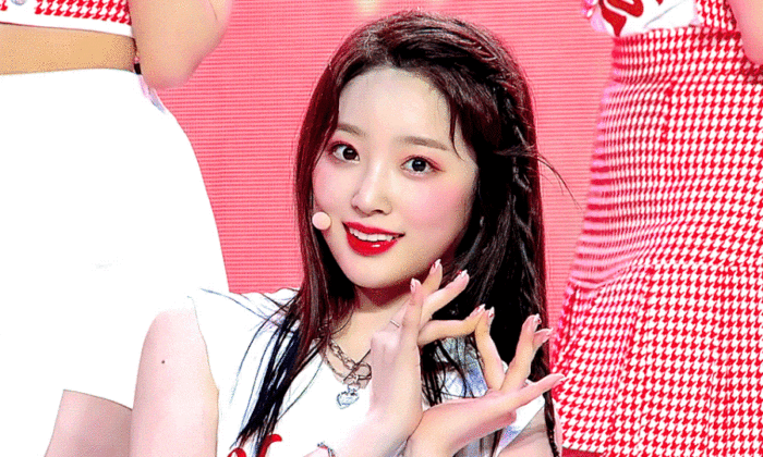 lightsum hina is expected to become the new sana thanks to her outstanding beauty 6
