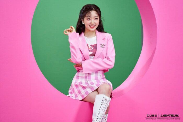 lightsum hina is expected to become the new sana thanks to her outstanding beauty 2