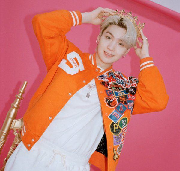 Suga (BTS) caused controversy for frankly pointing out the 'dark side' of Korean music shows 