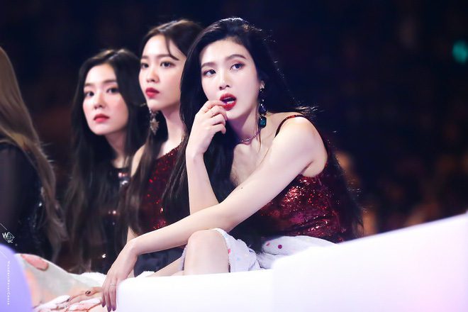 red velvet joys year end visual transformation at the awards ceremony season 839082084092804809284