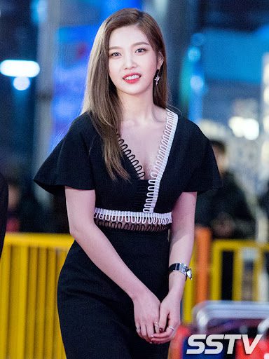 Red Velvet Joy's year-end visual transformation at the awards ceremony season