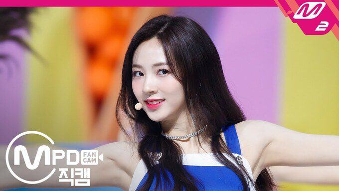 Heo Ji-won (Cherry Bullet): The most beautiful contestant in Girls Planet 999 with the face resembles Mina (TWICE)