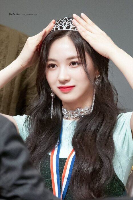 Heo Ji-won (Cherry Bullet): The most beautiful contestant in Girls Planet 999 with the face resembles Mina (TWICE)