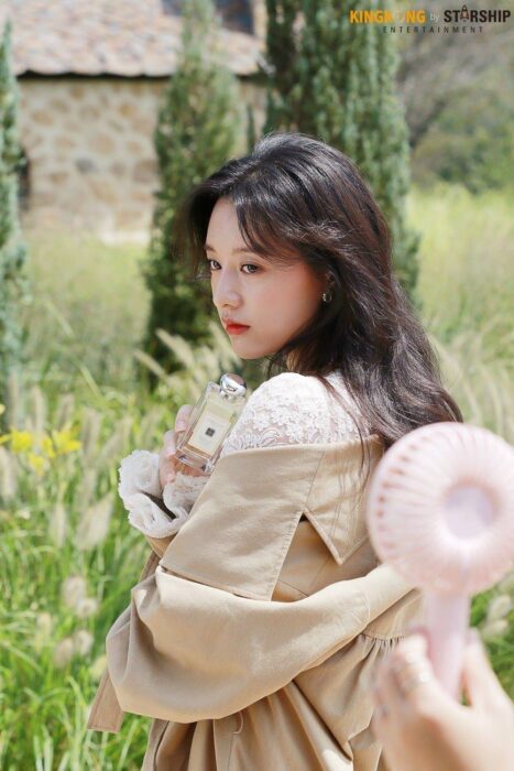 Kim ji won 139 910 390 193 0913902830890238 1 683x1024