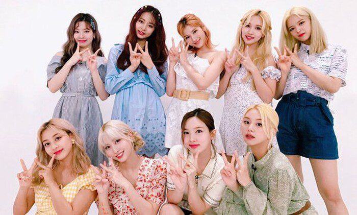 What will JYP be if Twice members simultaneously don't re-sign and the group disbands?