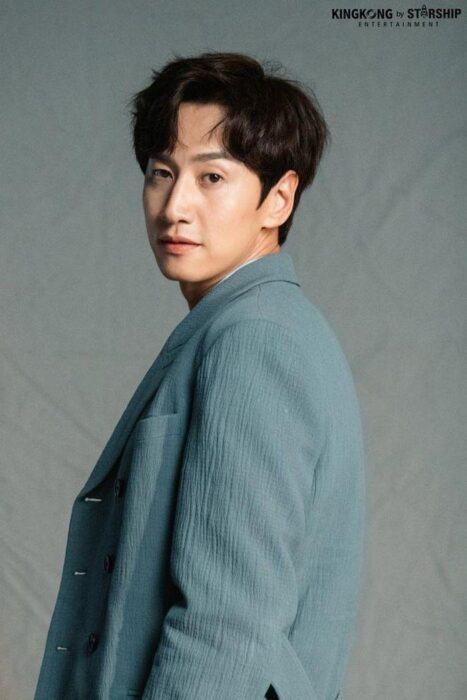 Haha (Running Man): Refuses to live like Yoo Jae Suk, wants to change his appearance with Lee Kwang Soo