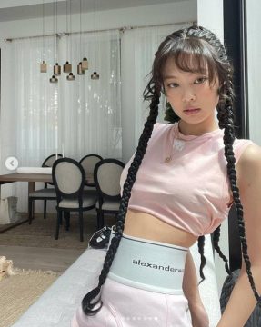 BLACKPINK's Jennie, a refreshing visual with an ant waist