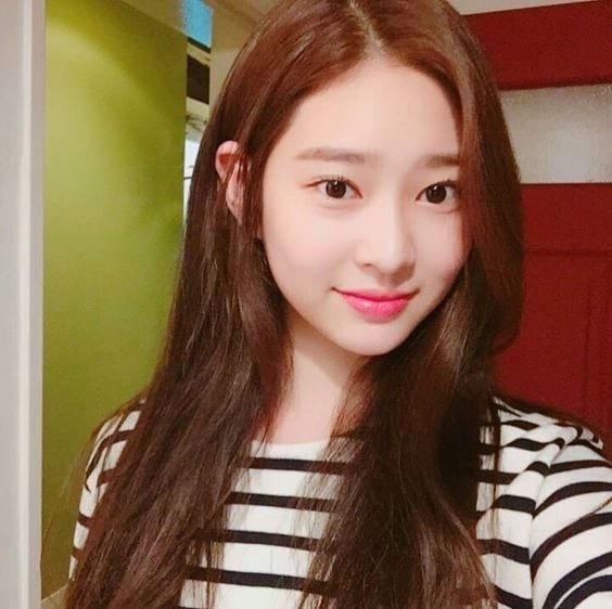 The beauty of the 4th generation kpop idols from the day at school 