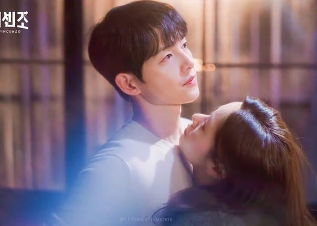 Song Hye Kyo was happy with a young man and a dog like a family, took steps against Song Joong Ki and his new so-called girlfriend?