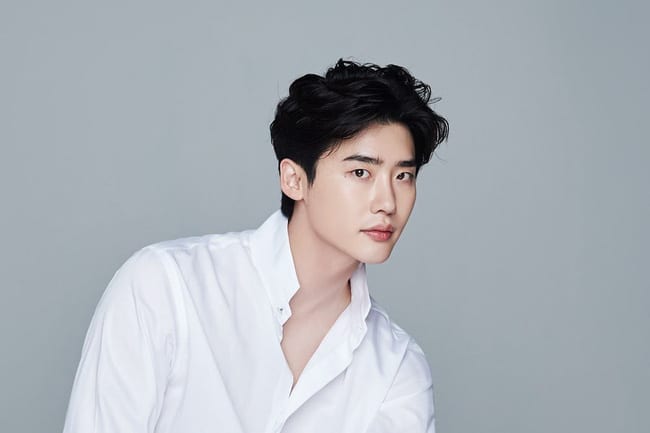 lee jong suk 29849492947927489247942