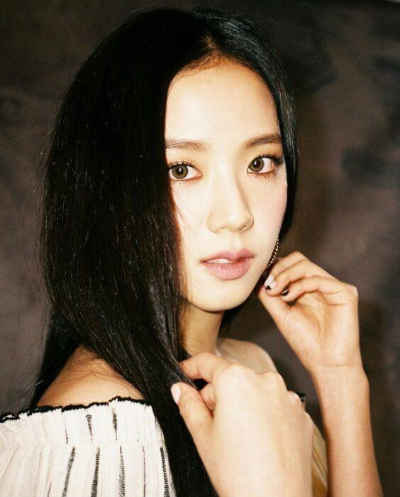 jisoo blackpink 2083080989809323 scaled 1