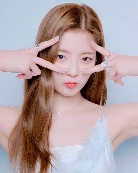 lia itzy 238927386862937013 scaled 1 lia-itzy