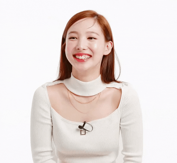 Fans can’t stop praising Nayeon's innocent and soft look 