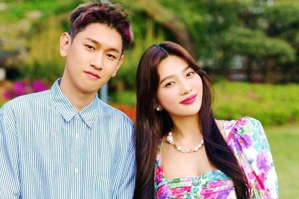 Netizens wondered if BLACKPINK and TWICE could freely talk about their dating news like Red Velvet did