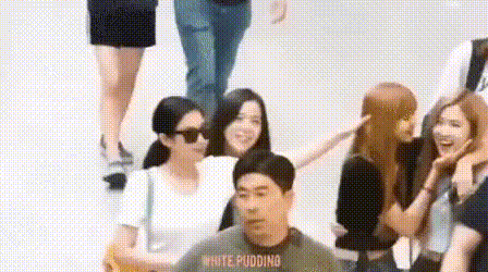 Lisa likes kissing BLACKPINK members every chance she gets, will her solo MV have any hot scenes?