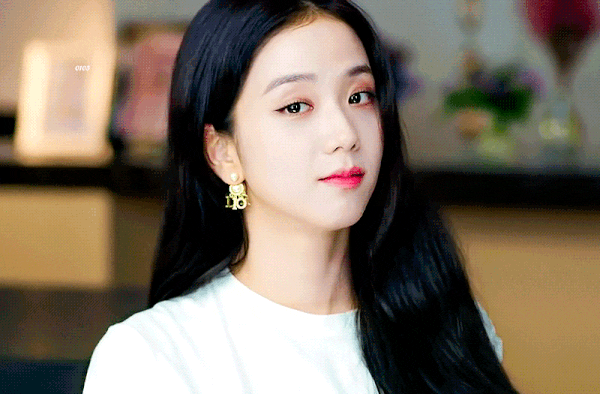 Korean netizens voted out the 3 prettiest female Kpop idols nowadays