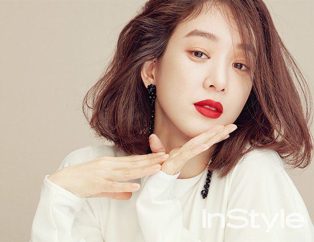 Revealing the identities of two A-list celebs who have a love-money relationship with a Korean “fake-chaebol” 