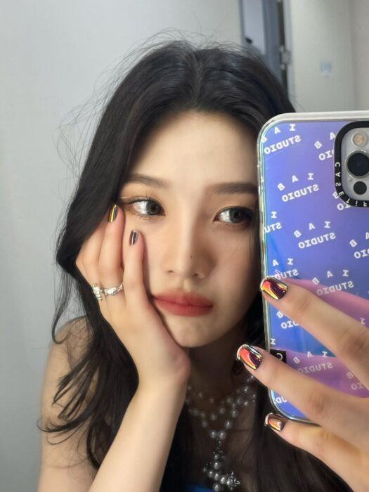 joy red velvet 579272391937103071038103 scaled 1