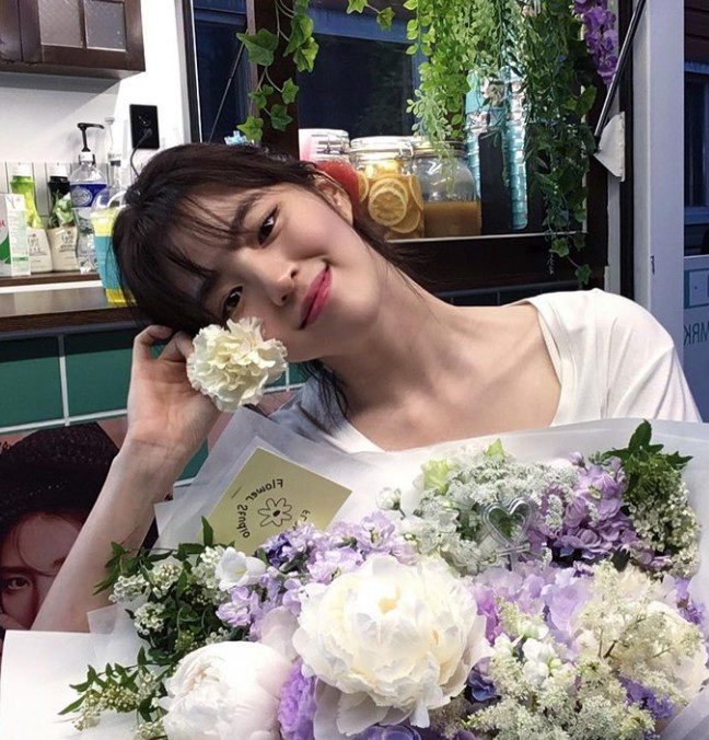 Han So Hee revealed the sweet Kakaotalk conversation with her beloved grandmother