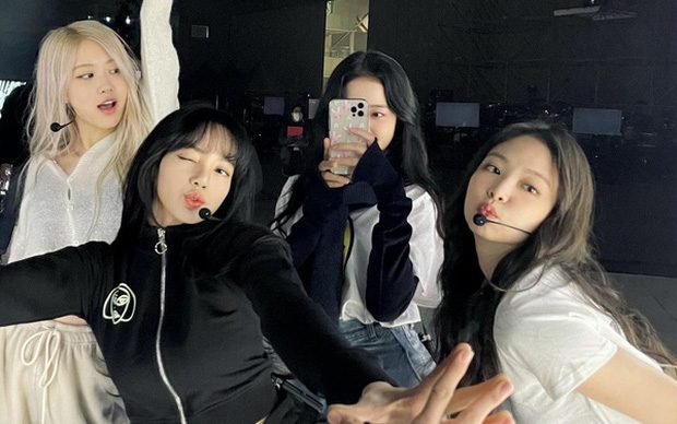 Jessica admitted BLACKPINK is her favorite group, even though Jennie used to date Krystal’s ex.