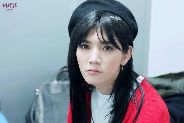 This male idol’s unisex visual is why he’s always mistaken as a girl since debut