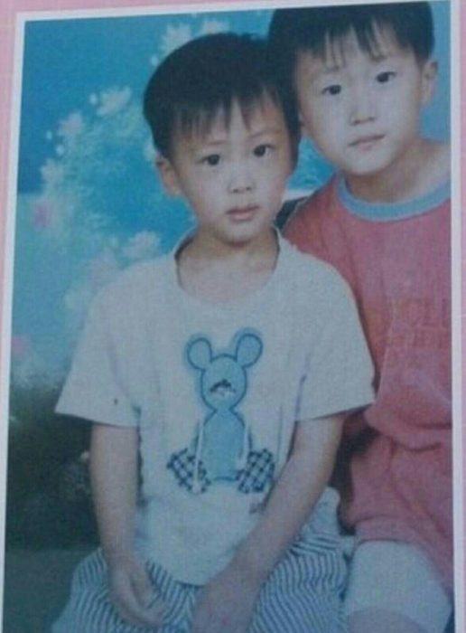 kpop idols who are the oldest in the groups but the youngest in the families 23909203 scaled 1