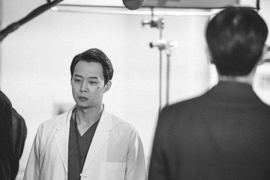 park yoo chun on the edge best actor 253567