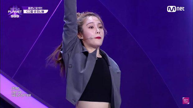 Yujin (CLC) tense response to a junior who looked down on her