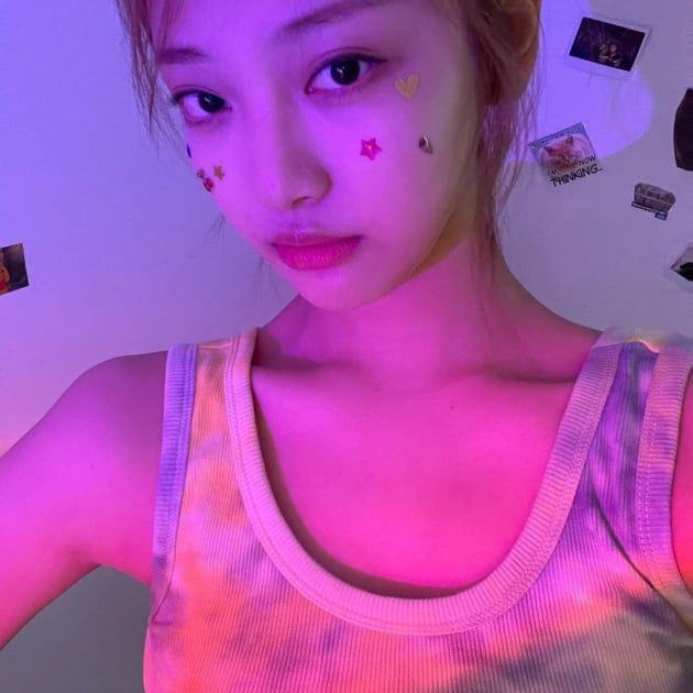 Is that Ning Ning or Jennie?... They look much alike after dieting