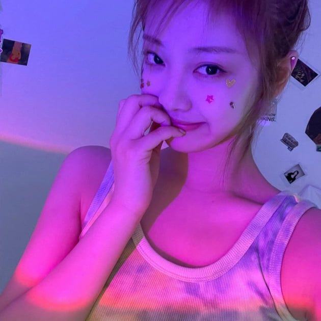Is that Ning Ning or Jennie?... They look much alike after dieting