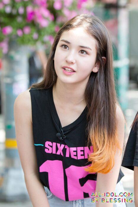 Somi y286382638263 683x1024