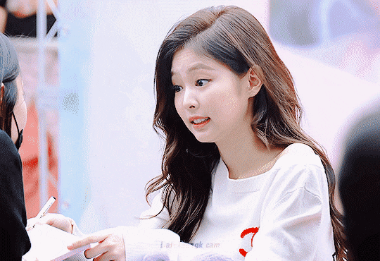 Pann: Jennie’s moment at the fansign makes the fans go crazy…