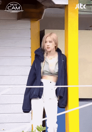 Rosé (BLACKPINK) looks stunning as a muse in the behind-the-scenes video of The Sea Of Hope