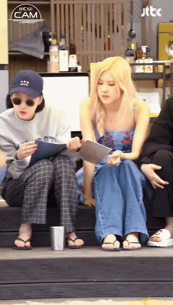Rosé (BLACKPINK) looks stunning as a muse in the behind-the-scenes video of The Sea Of Hope