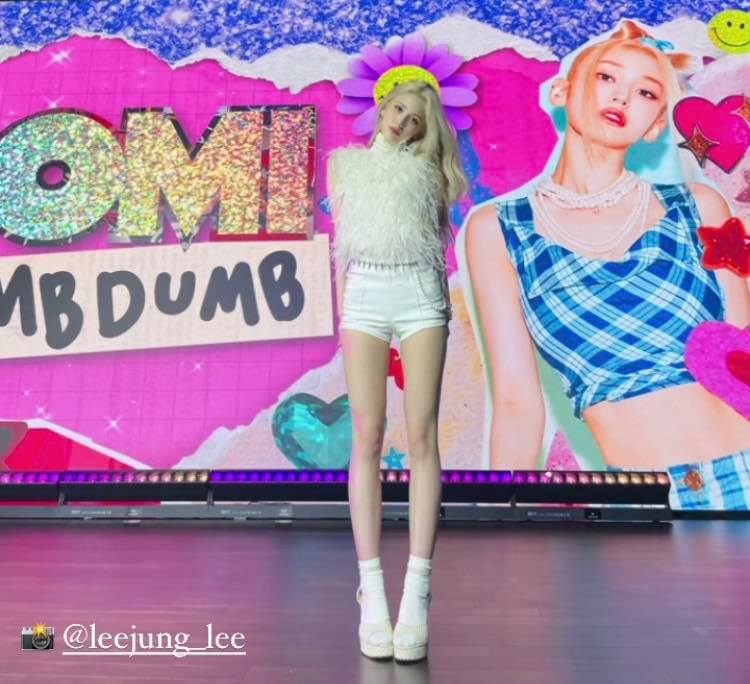 jeon somi 908080790798678675654564353532355