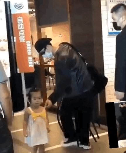 8 male idols who are going to be the perfect dad in the future