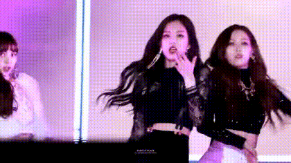 Jennie (BLACKPINK) shyly admits that she once watched her own fancam