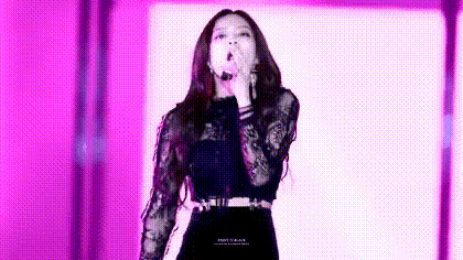 Jennie (BLACKPINK) shyly admits that she once watched her own fancam
