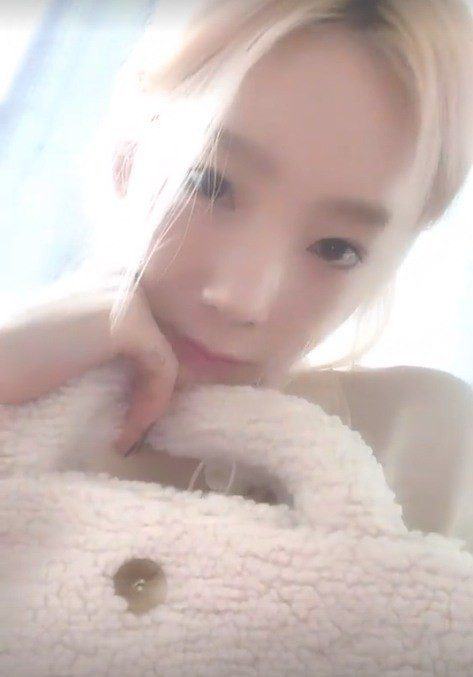 Tae Yeon revealed a shocking selfie photo with nose-bleeding and blank eyes