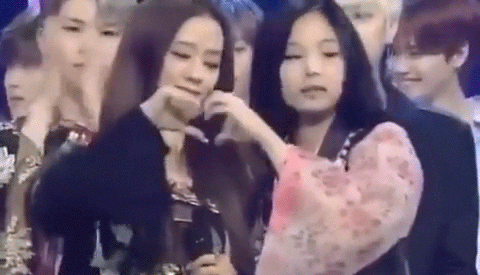 blackpink-fail-heart-shape