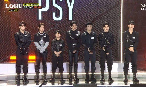 Netizens outraged over new selfies of the 12-year-old idol of PSY’s boy group and criticized the entertainment industry