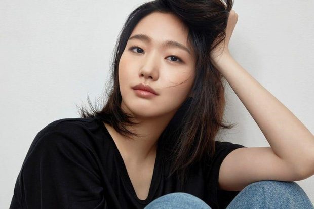 Kim Go Eun and Gong Hyo Jin