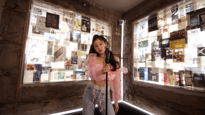 JYP's 2k6 rookie who just was criticized for her excessive expression, unimpressive vocal , but her visual was rated 10?
