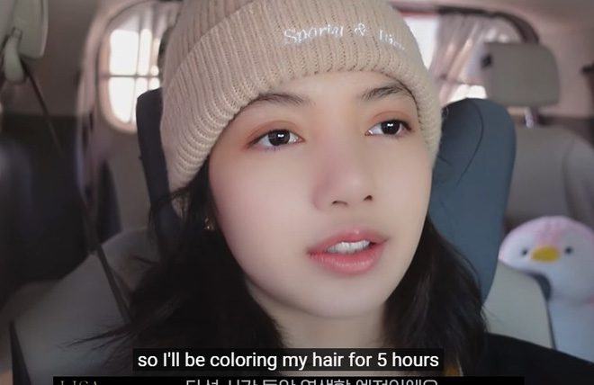 Fans worry about Lisa’s scalp after watching her bleach and dye her hair for nearly 6 hours
